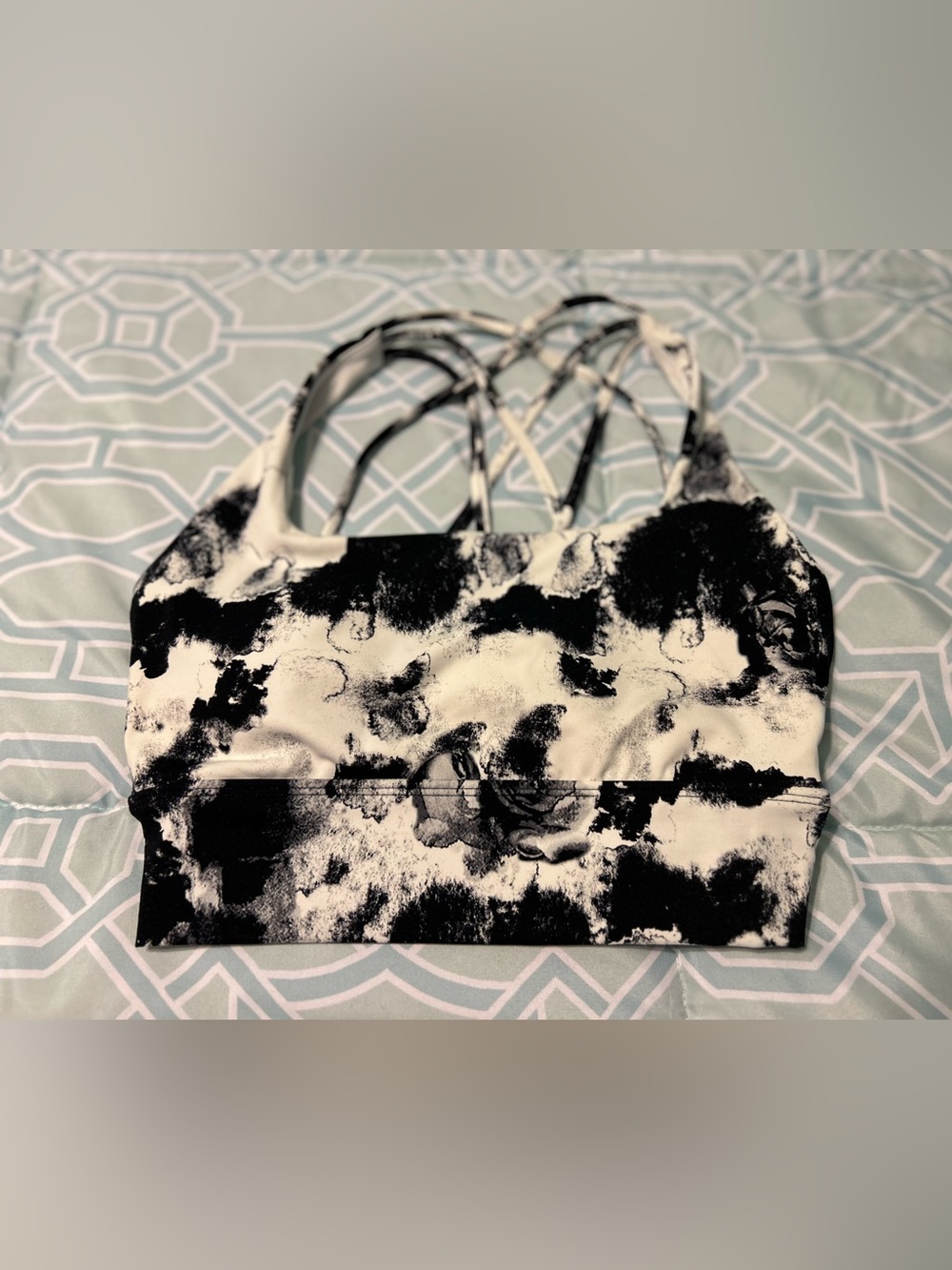 BuffBunny Rosa Black & White Printed Strappy Sports Bra